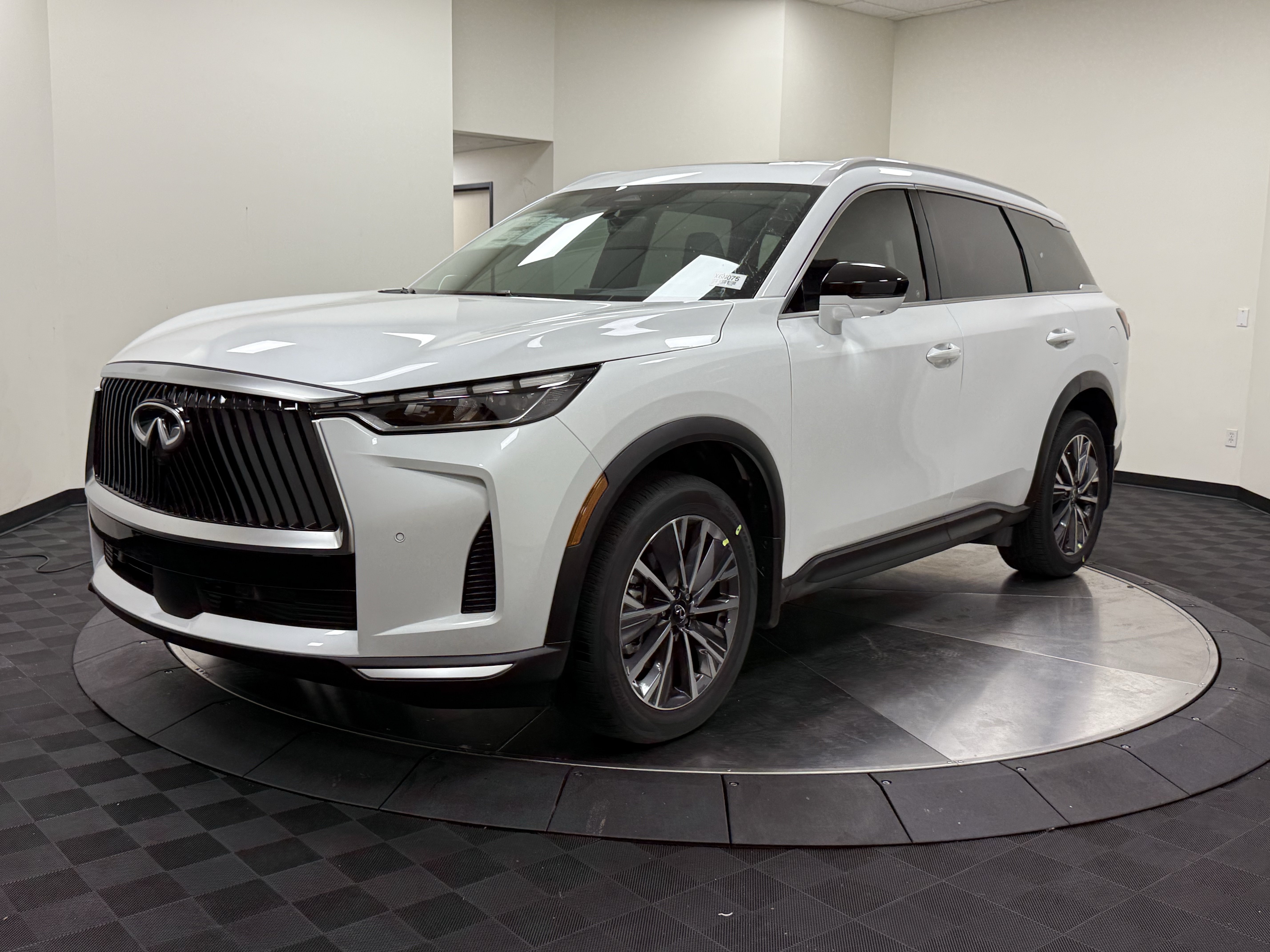 Certified 2027 INFINITI QX60 Luxe w/ Cargo Package FWD image 3