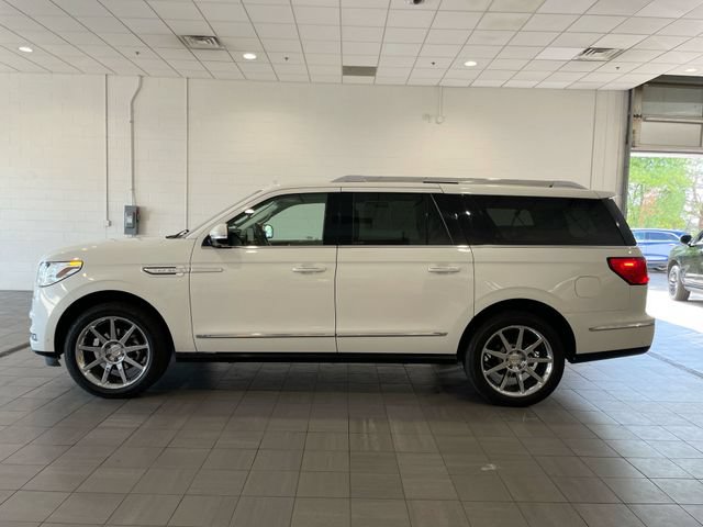 Used 2020 Lincoln Navigator L Reserve w/ Equipment Group 208A Reserve AWD/4WD image 2