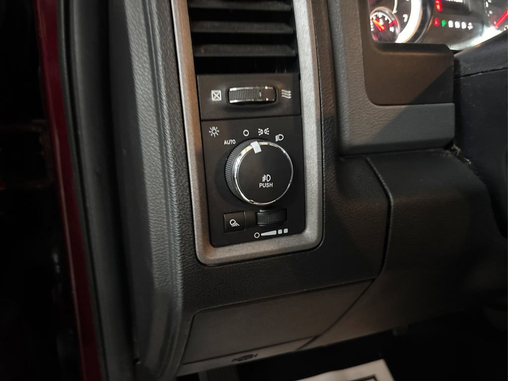 Used 2016 RAM 1500 Express image 35