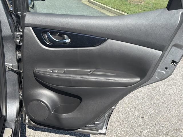 Used 2018 Nissan Rogue Sport SL FWD image 18