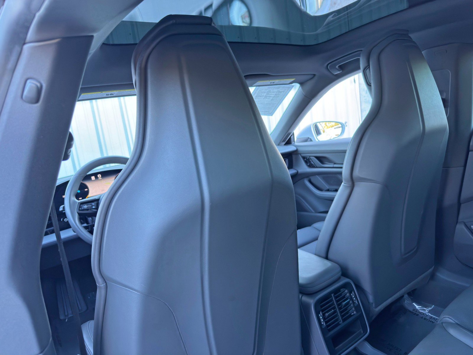 Used 2020 Porsche Taycan 4S image 37