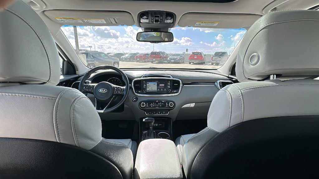 Used 2017 Kia Sorento SX image 29