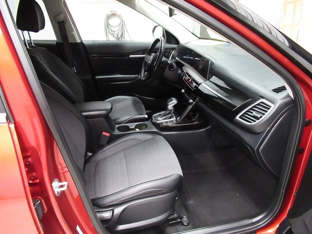 Used 2024 Kia Seltos X-Line AWD/4WD image 8