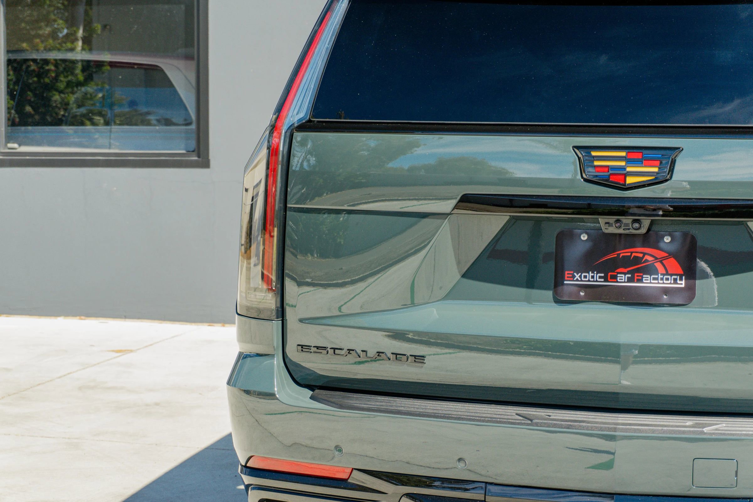 Used 2025 Cadillac Escalade V w/ LPO, ONYX Package AWD/4WD image 47