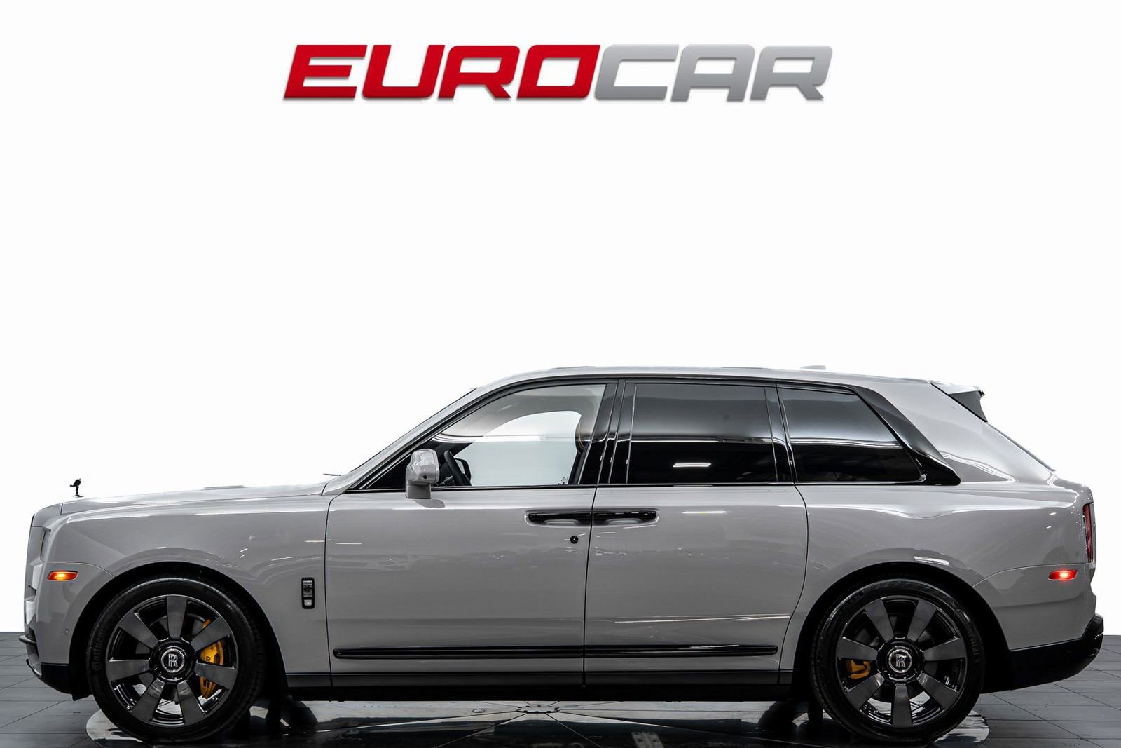 Used 2024 Rolls-Royce Cullinan AWD/4WD image 2