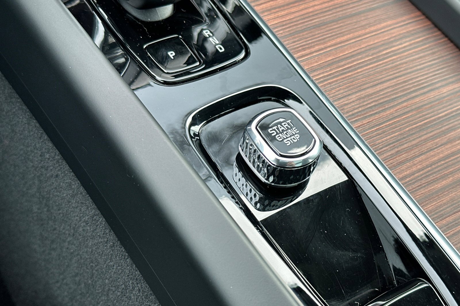 Used 2025 Volvo V60 B5 Cross Country Plus image 24