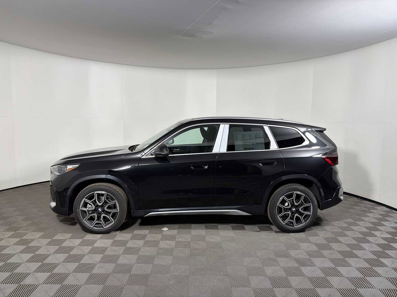 New 2026 BMW X1 xDrive28i w/ Convenience Package image 4