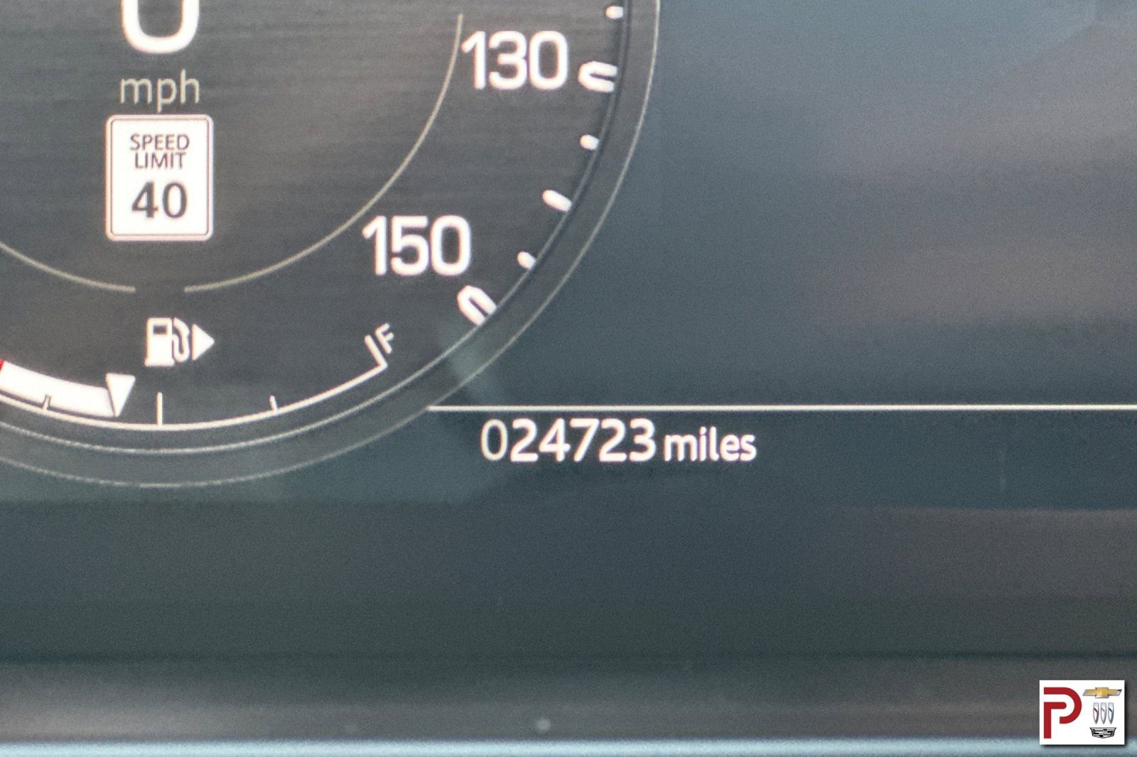 Used 2025 Land Rover Defender 110 V8 image 32