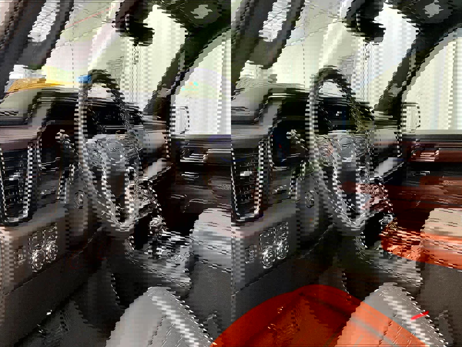 Used 2023 GMC Sierra 1500 Denali Ultimate AWD/4WD image 8