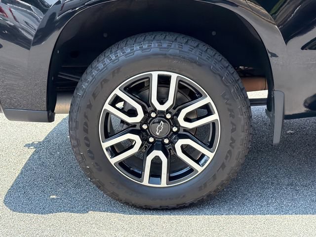 Used 2020 Chevrolet Silverado 1500 High Country w/ Technology Package AWD/4WD image 19