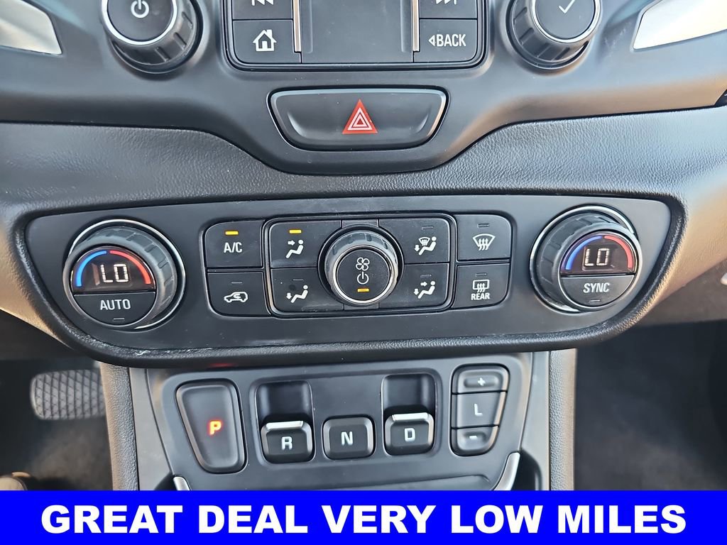 Used 2019 GMC Terrain SLT w/ Preferred Package image 21