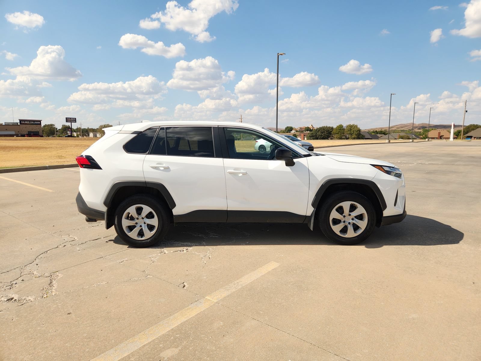 Used 2024 Toyota RAV4 LE FWD image 7
