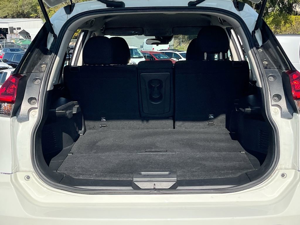 Used 2020 Nissan Rogue S image 23