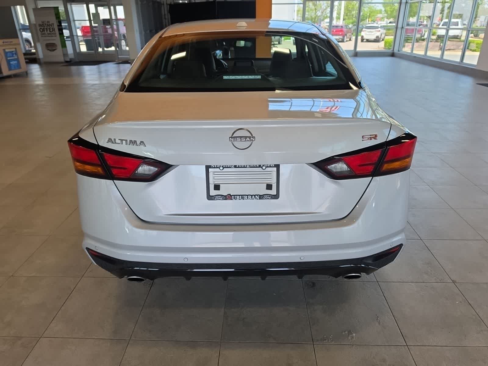 Used 2023 Nissan Altima 2.5 SR FWD image 9