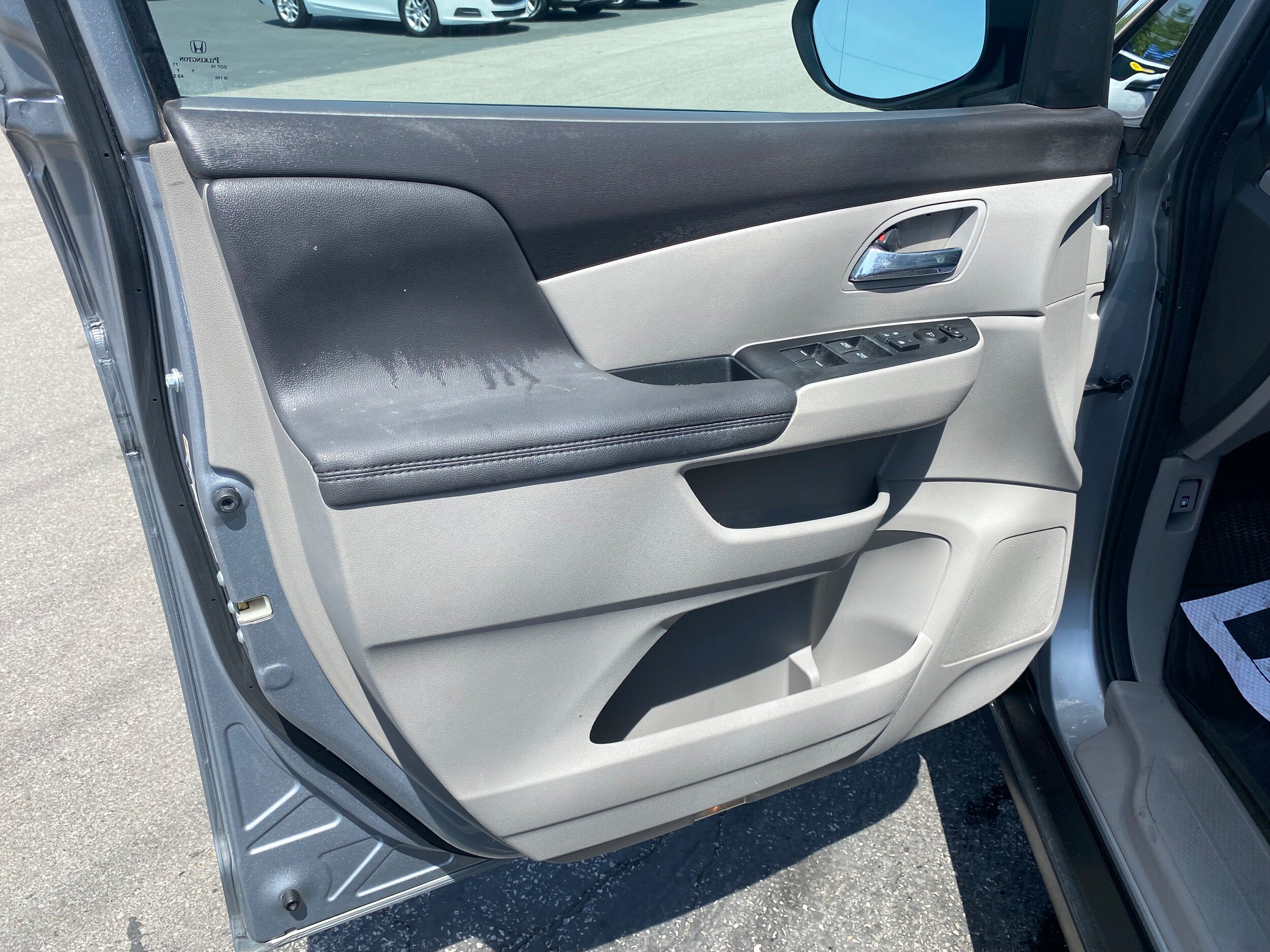 Used 2016 Honda Odyssey SE image 9