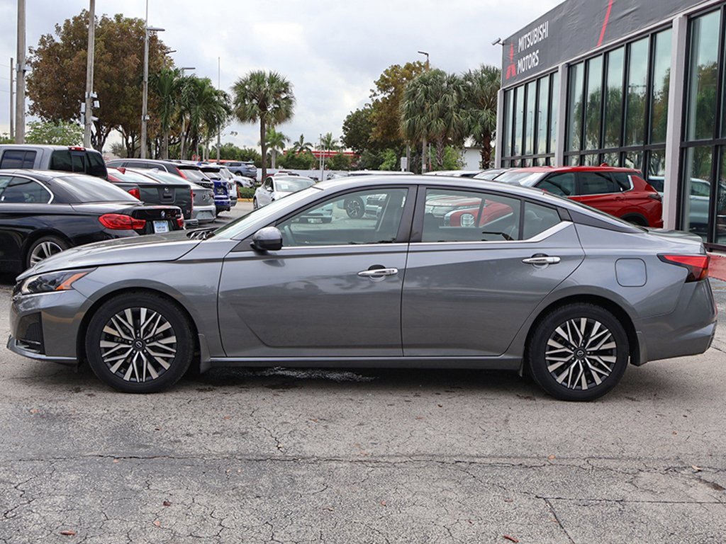 Used 2023 Nissan Altima 2.5 SV image 14