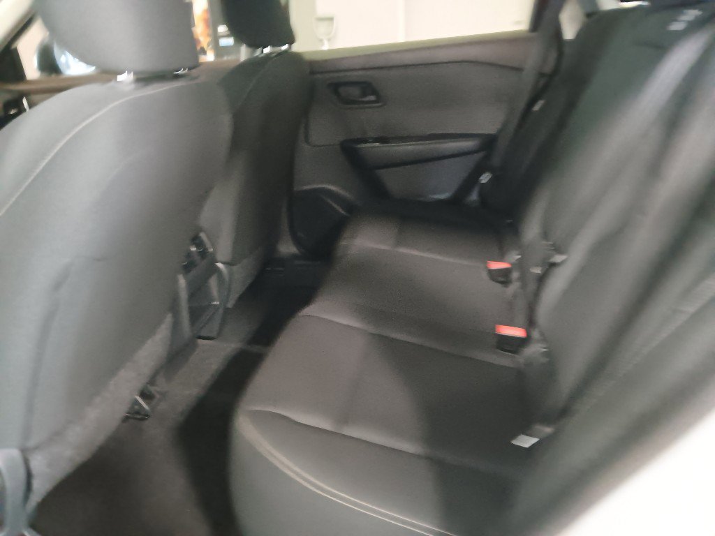 Used 2023 Nissan Rogue S image 11