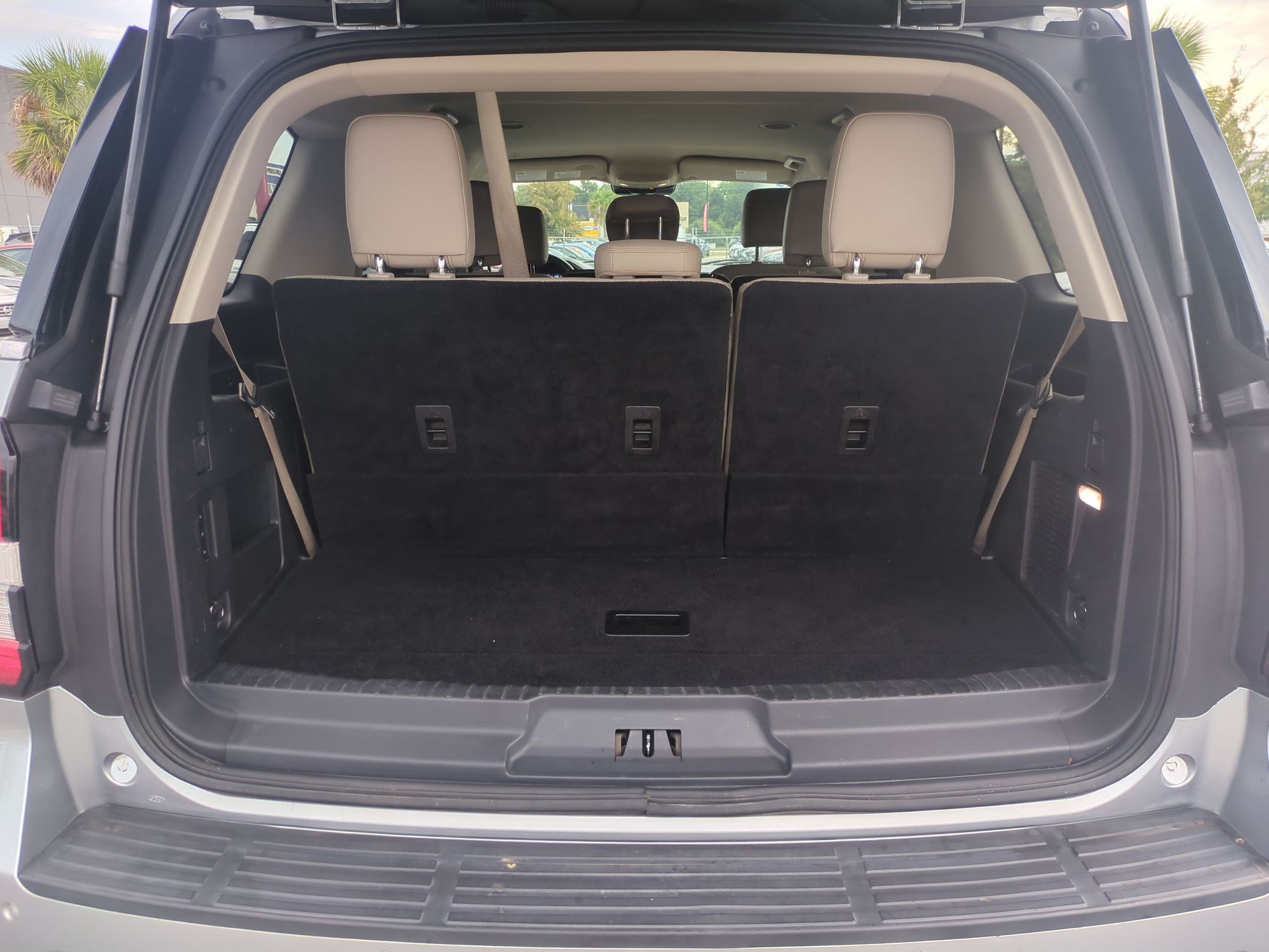 Used 2023 Ford Expedition XLT RWD image 31