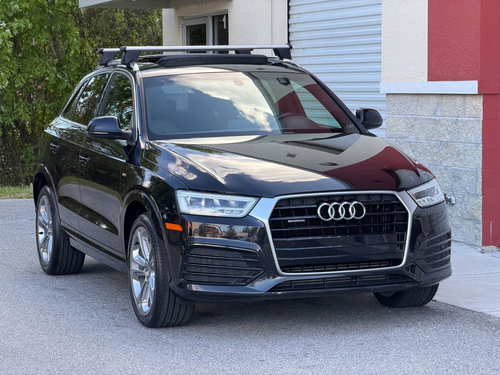 Used 2017 Audi Q3 2.0T Prestige w/ Prestige Package AWD/4WD image 2