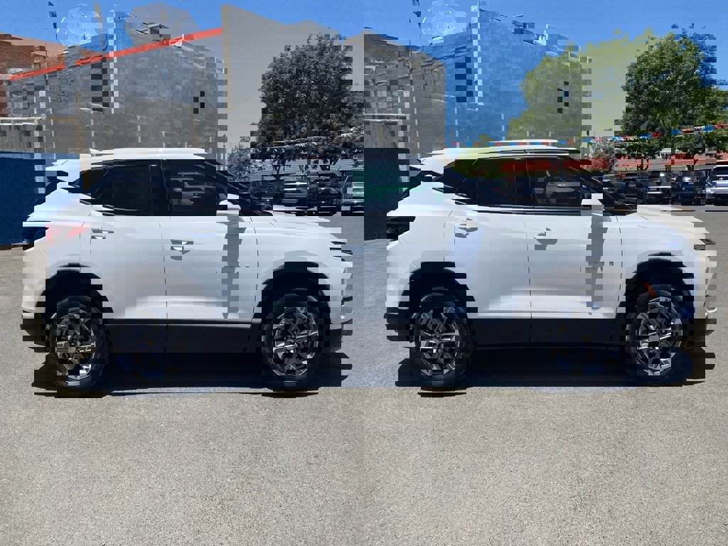 Used 2023 Chevrolet Blazer LT image 7