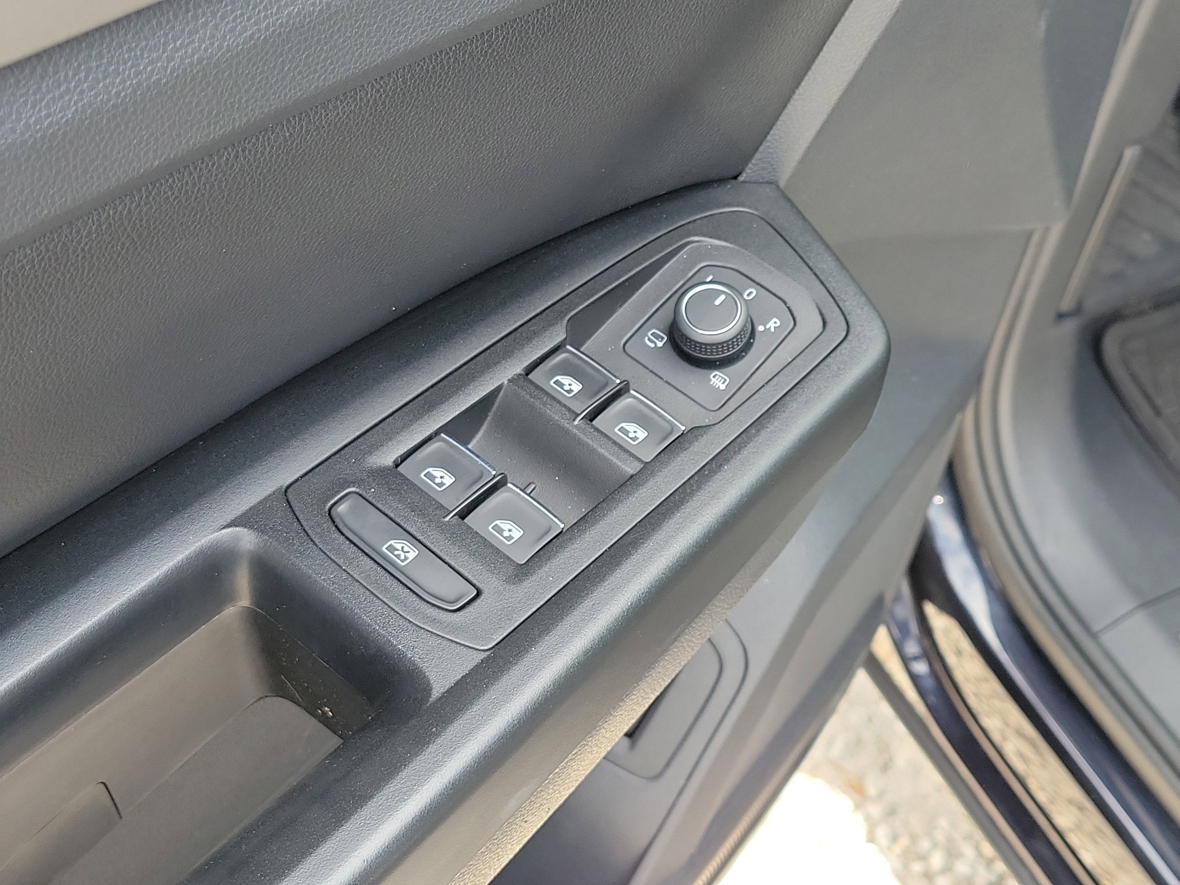 Used 2019 Volkswagen Atlas SEL Premium AWD/4WD image 19