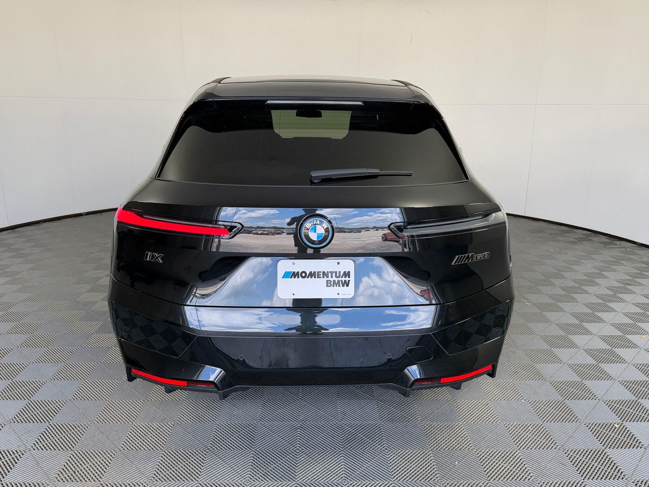 Used 2024 BMW iX M60 AWD/4WD image 10