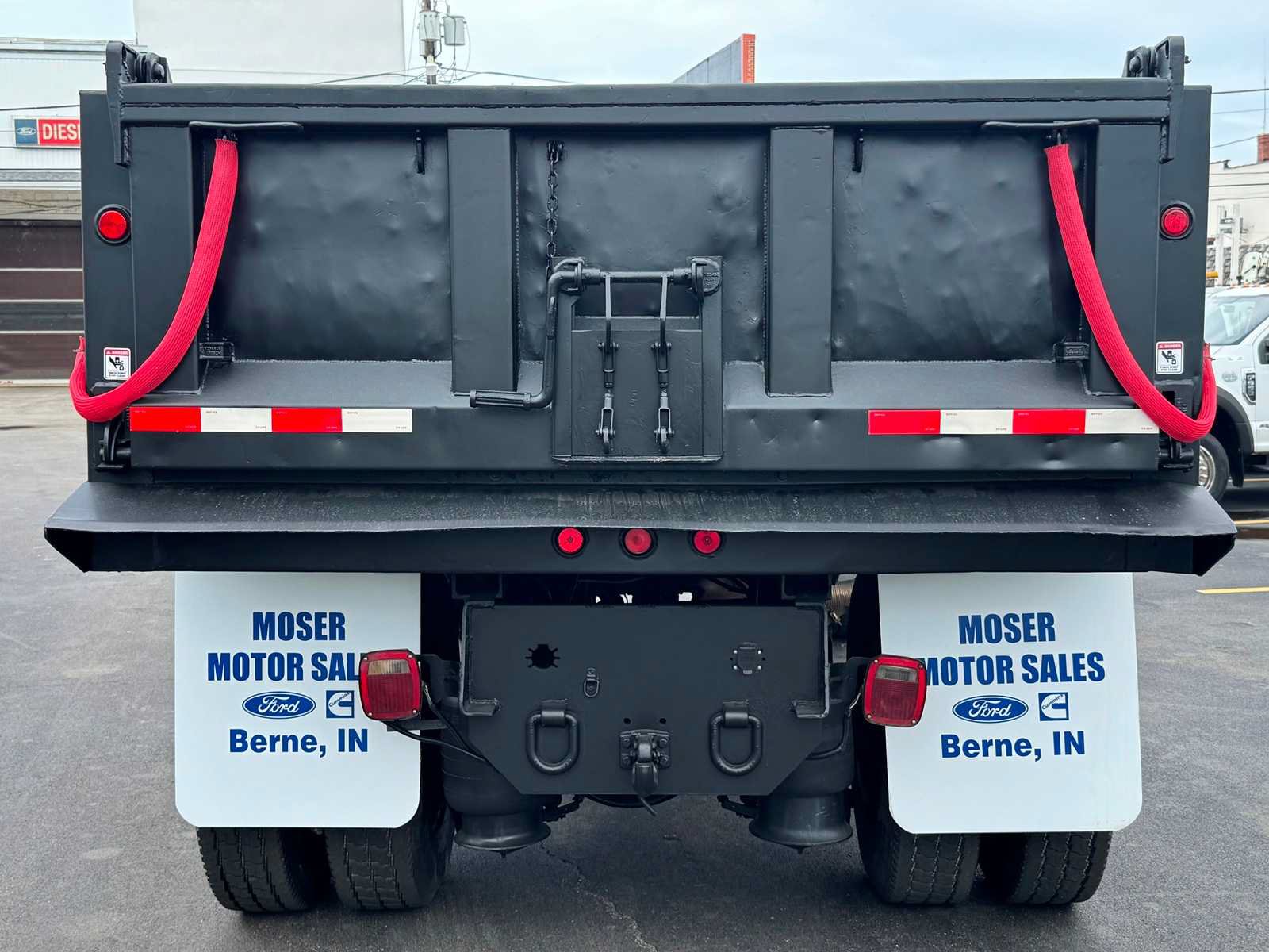 Used 2015 Ford F750 2WD Regular Cab Super Duty image 4