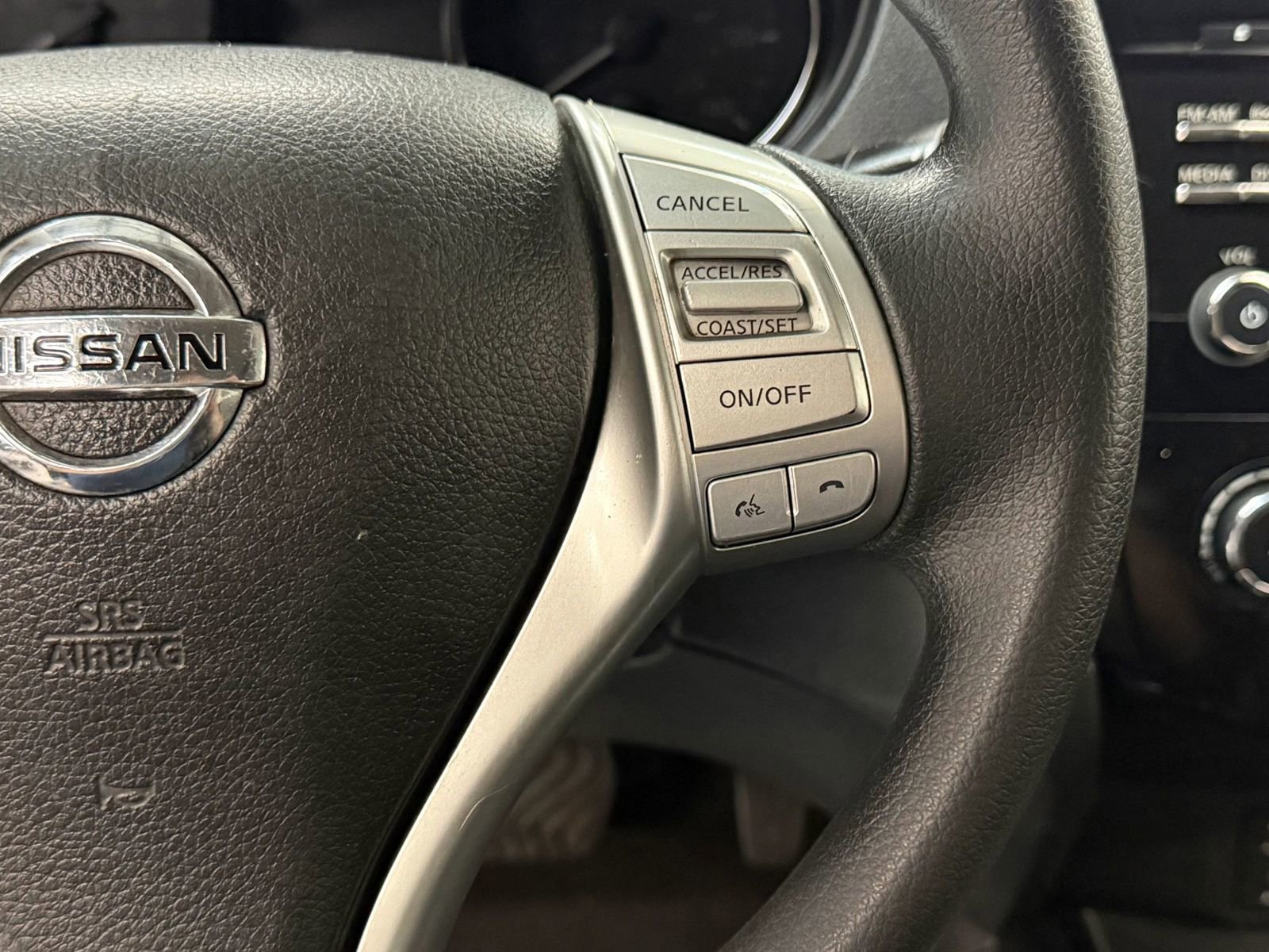 Used 2015 Nissan Rogue S AWD/4WD image 28