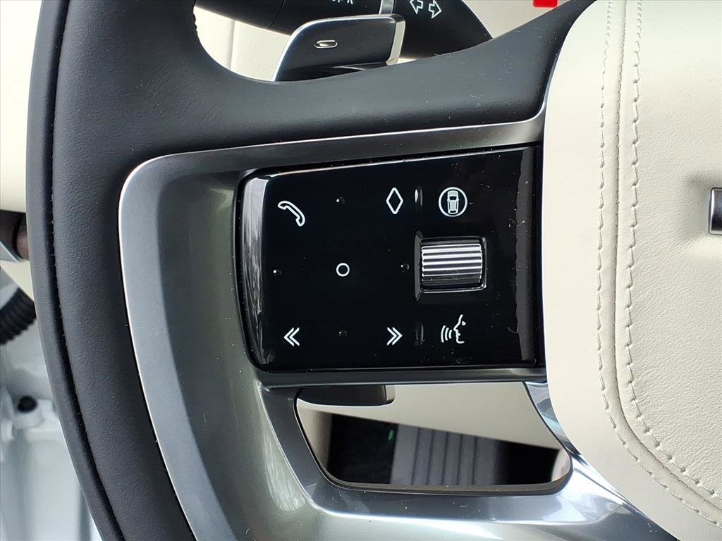 New 2026 Land Rover Range Rover SE image 16