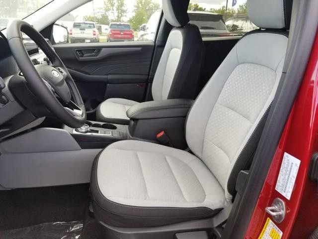 New 2025 Ford Escape Active w/ Cold Weather Package image 15