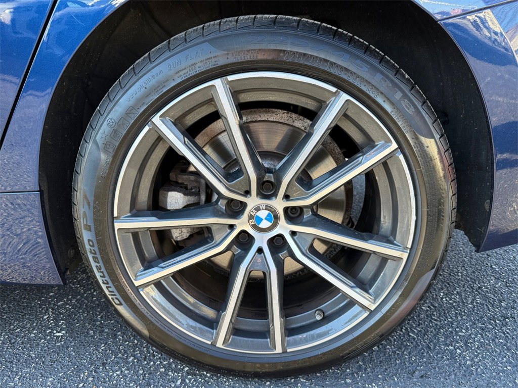 Used 2019 BMW 330i xDrive Sedan w/ Driving Assistance Package image 16