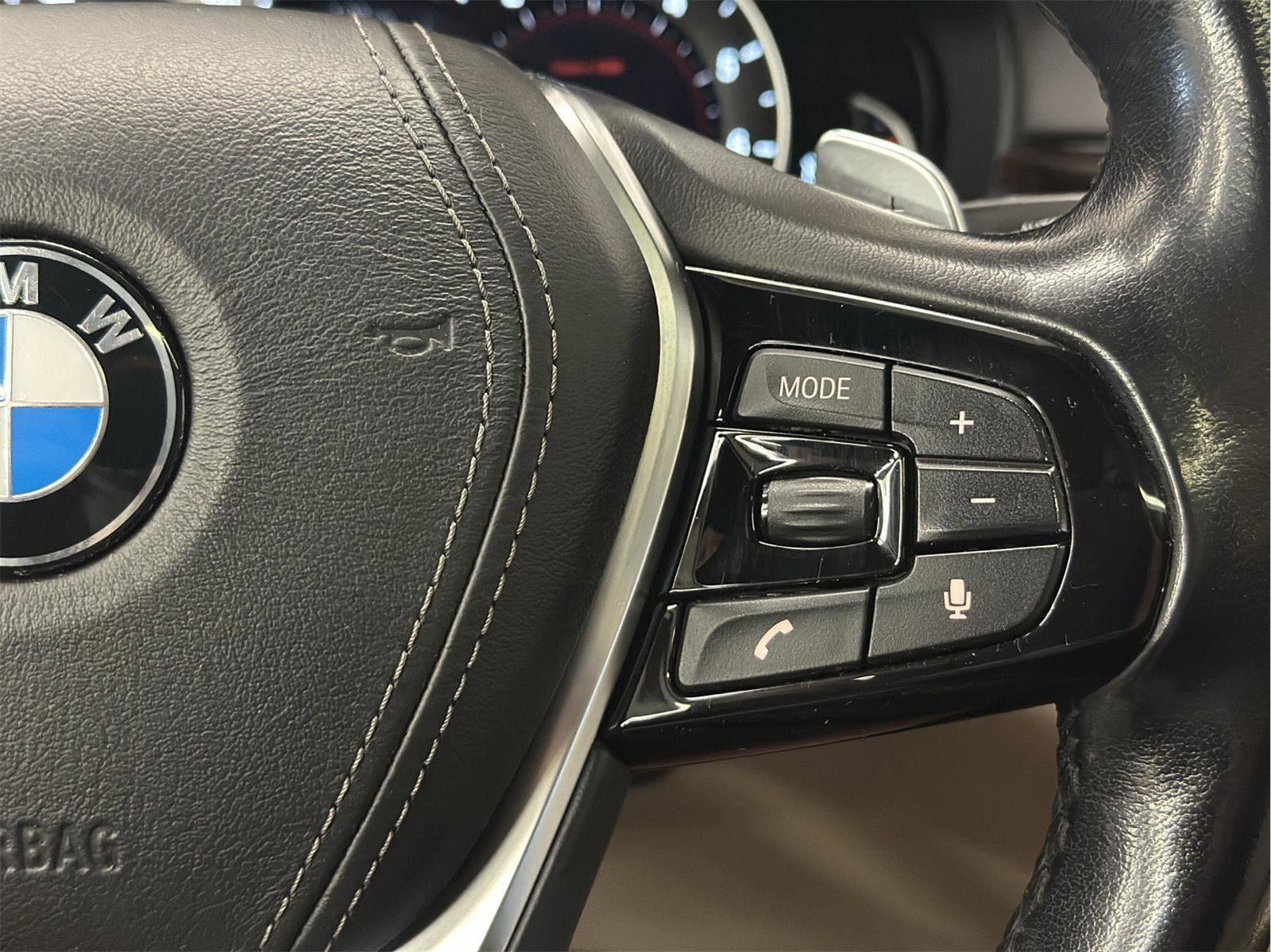 Used 2018 BMW 540i xDrive image 16