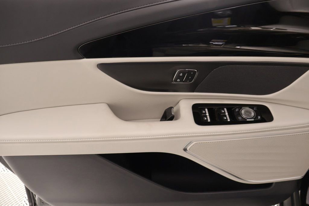 New 2026 Lincoln Nautilus Premier w/ Jet Appearance Package AWD/4WD image 15