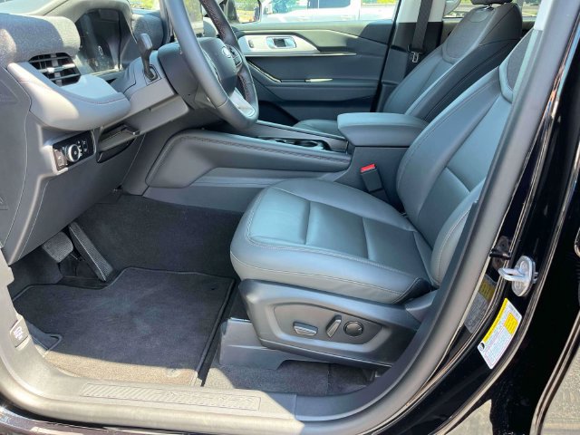 New 2026 Ford Explorer Active w/ Active Comfort Package RWD image 24