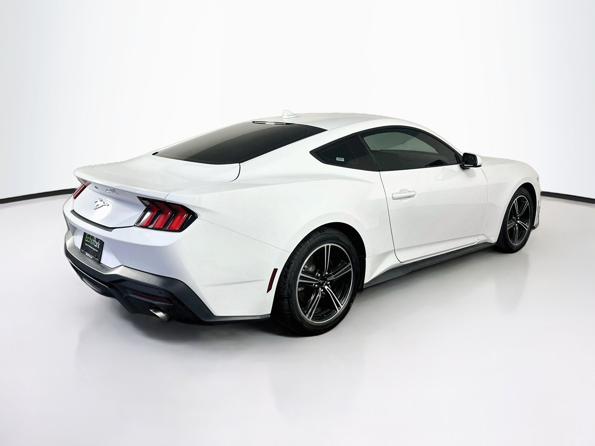Used 2024 Ford Mustang Coupe RWD image 9