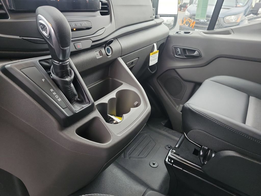 New 2026 Ford Transit 250 148 Medium Roof image 32