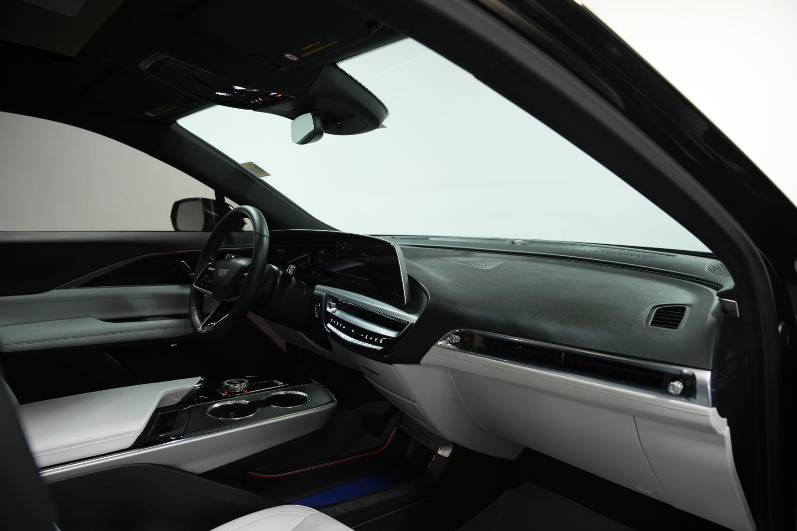 Used 2024 Cadillac Lyriq Luxury image 17