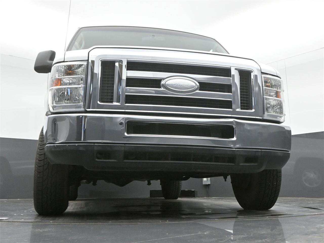 Used 2014 Ford E-350 and Econoline 350 XLT RWD image 28