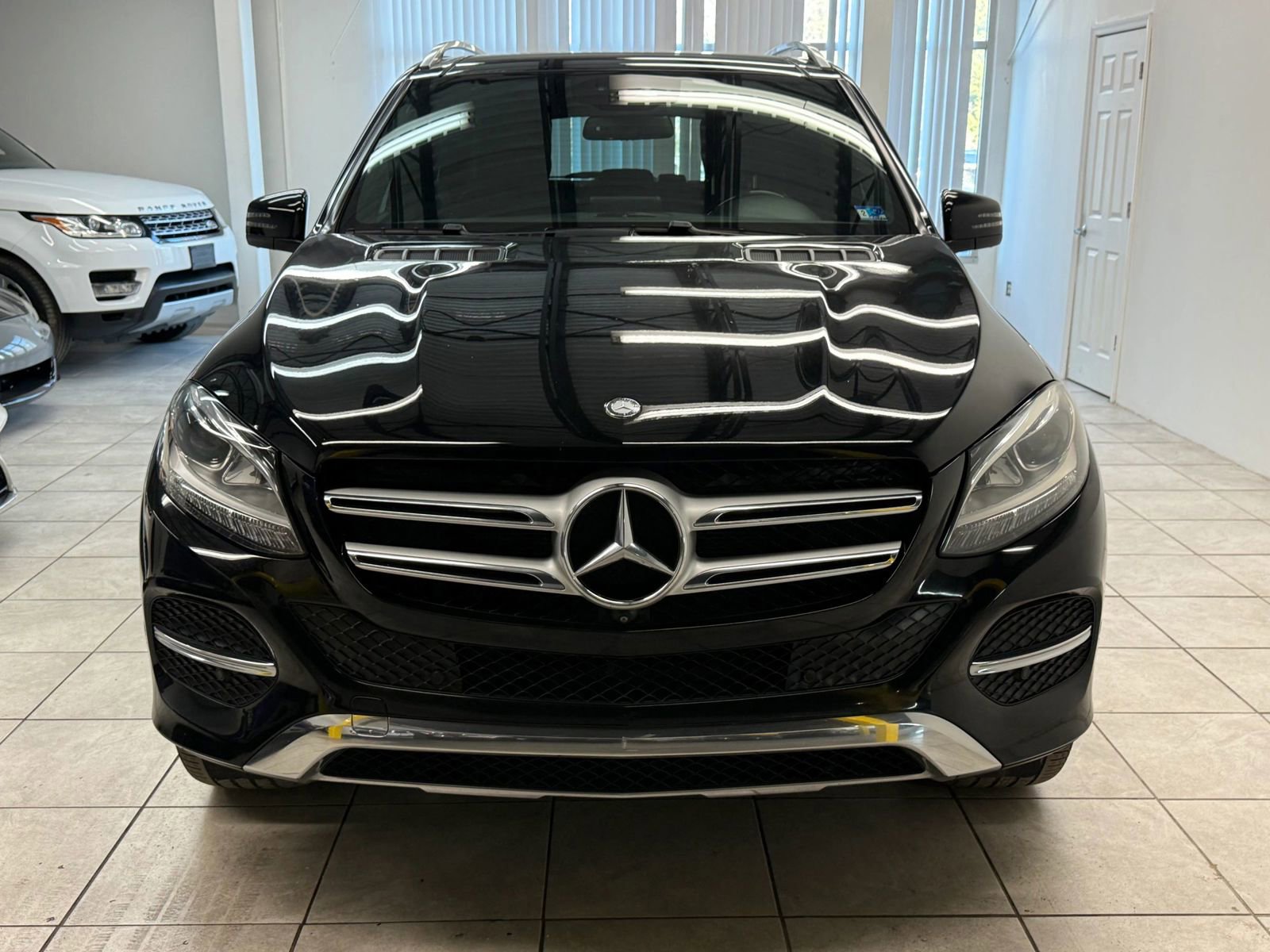 Used 2016 Mercedes-Benz GLE 350 w/ Premium Package image 2