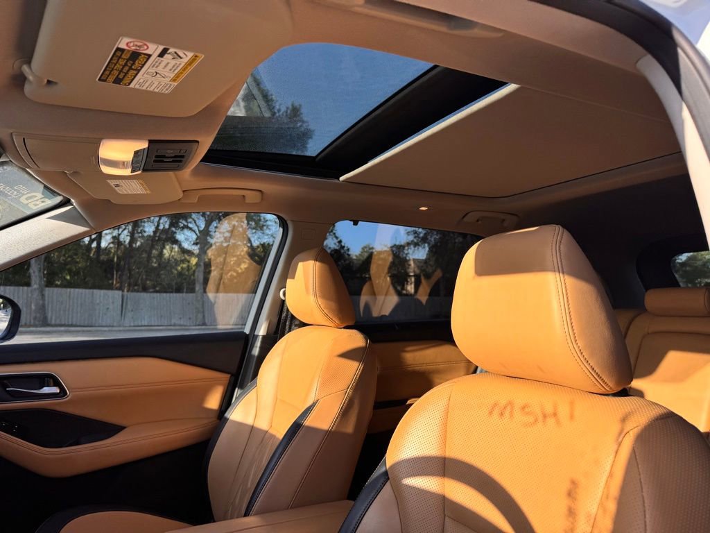 Used 2021 Nissan Rogue Platinum AWD/4WD image 13