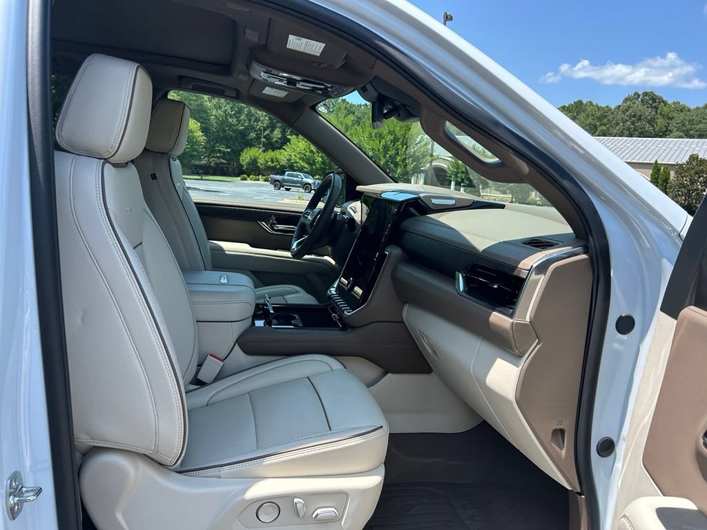 Used 2026 GMC Yukon XL Denali w/ Sun & Power Step Package AWD/4WD image 55