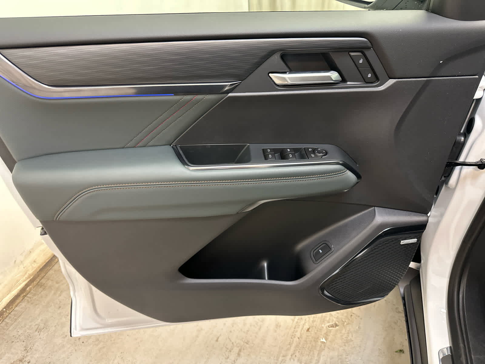 New 2026 GMC Acadia AT4 w/ Luxury Package image 19