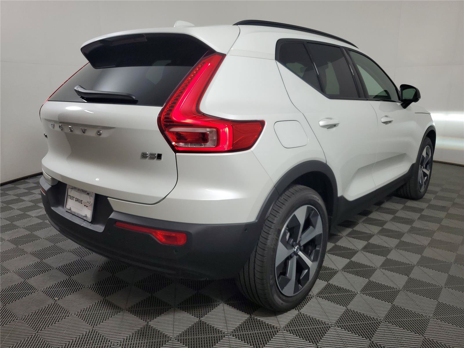 New 2026 Volvo XC40 B5 Plus w/ Protection Package Premier AWD/4WD image 6