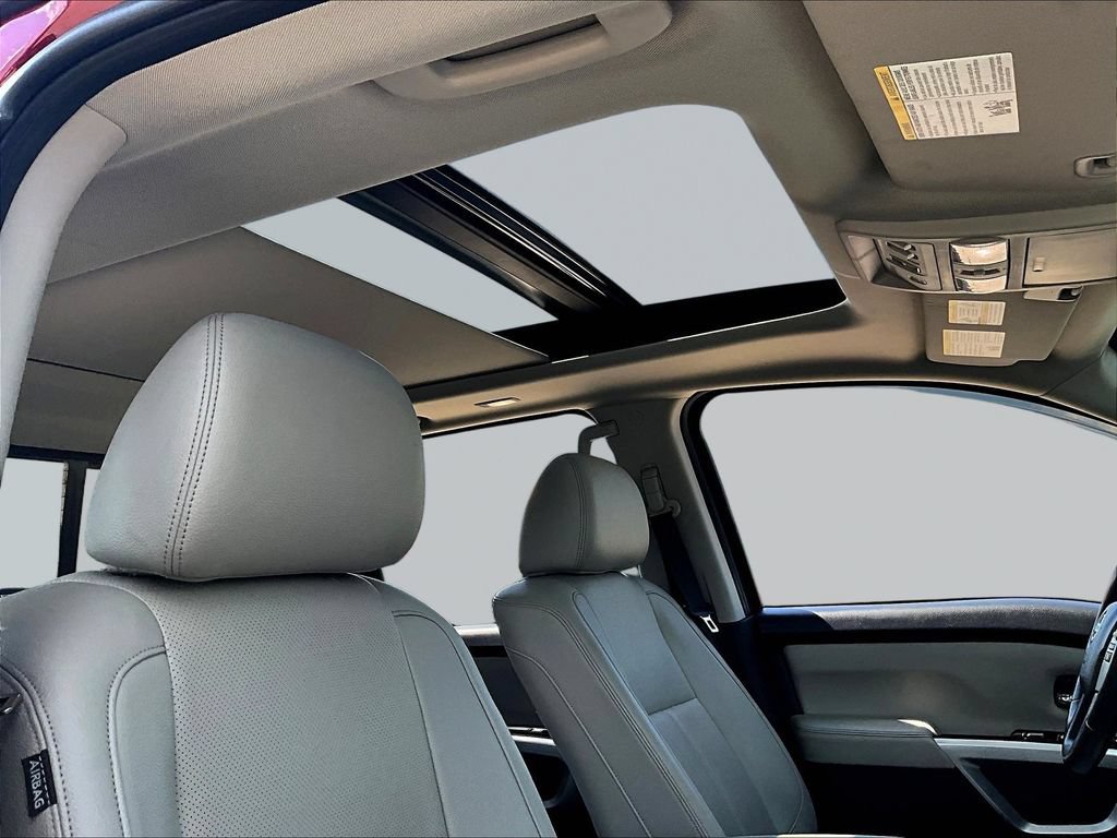 Used 2021 Nissan Titan SL w/ Moonroof Package AWD/4WD image 29