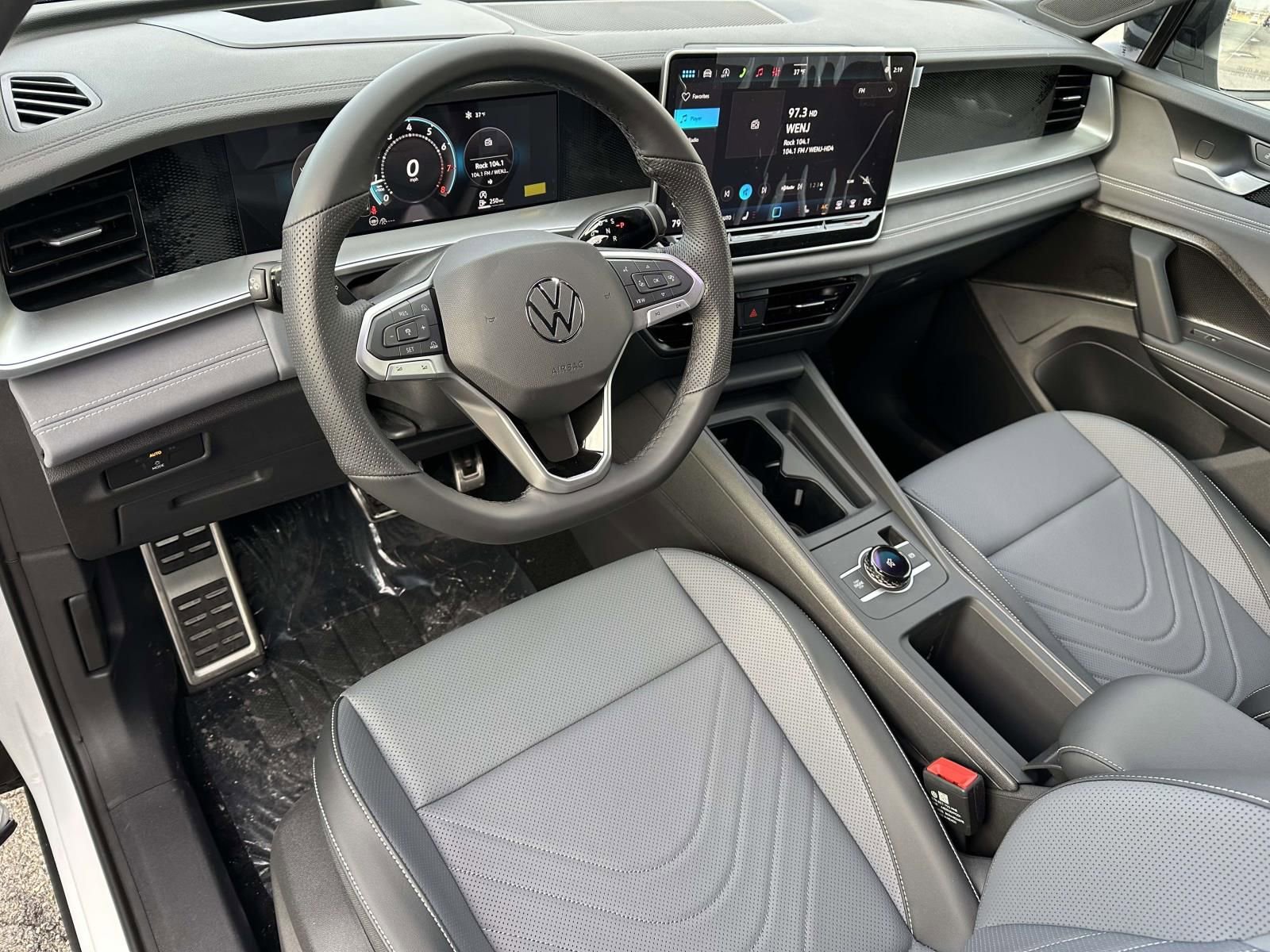 New 2026 Volkswagen Tiguan SE R-Line image 10