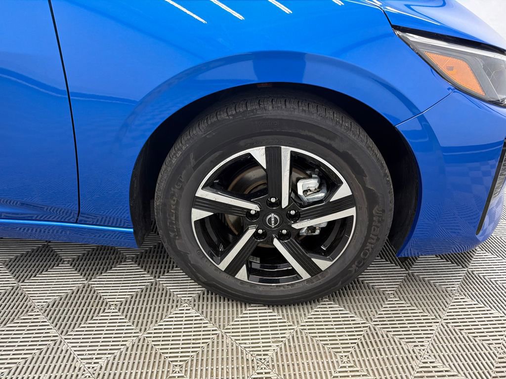 Used 2025 Nissan Sentra SV FWD image 12
