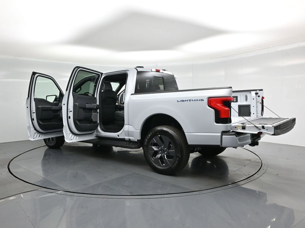 New 2025 Ford F150 Lightning Lariat image 34