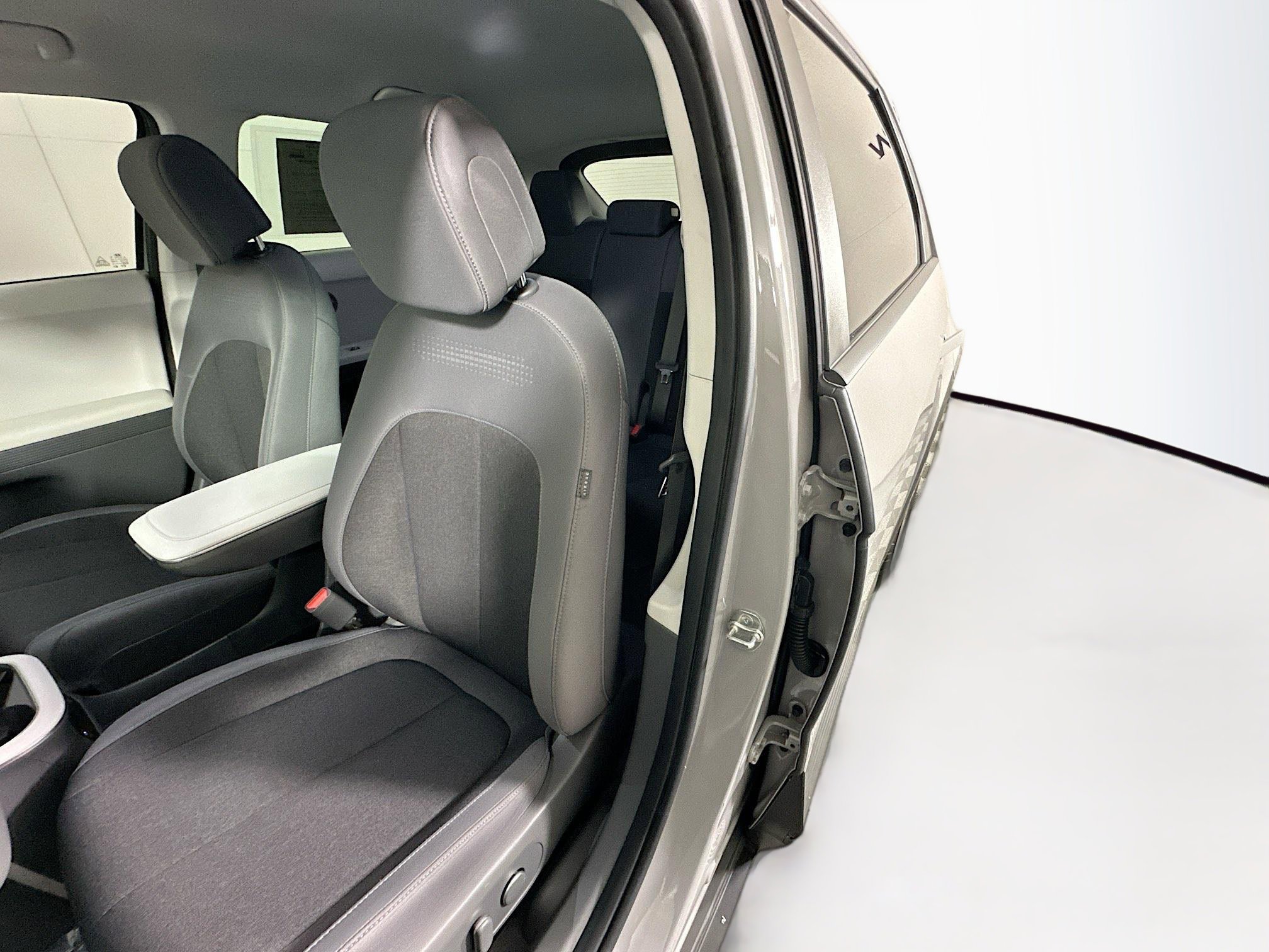 Used 2024 Hyundai Ioniq 5 SE image 12