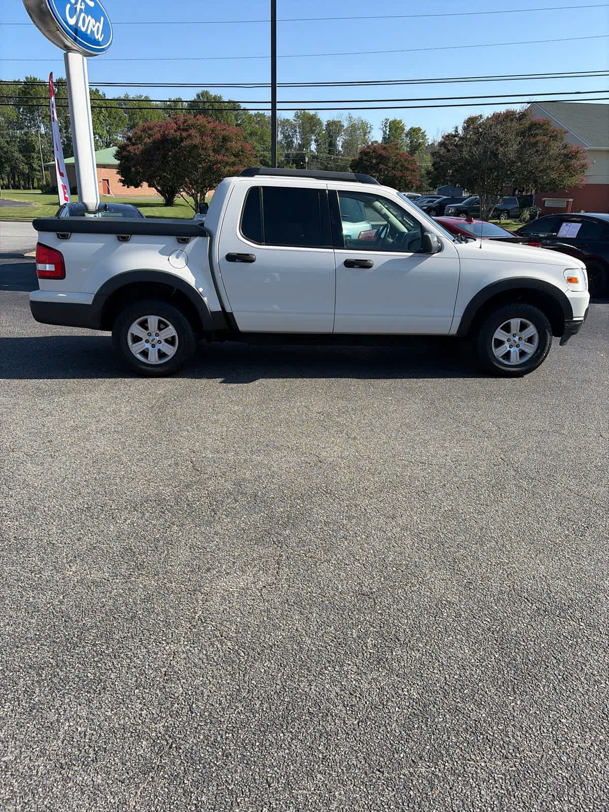 Used 2008 Ford Explorer Sport Trac XLT RWD image 8