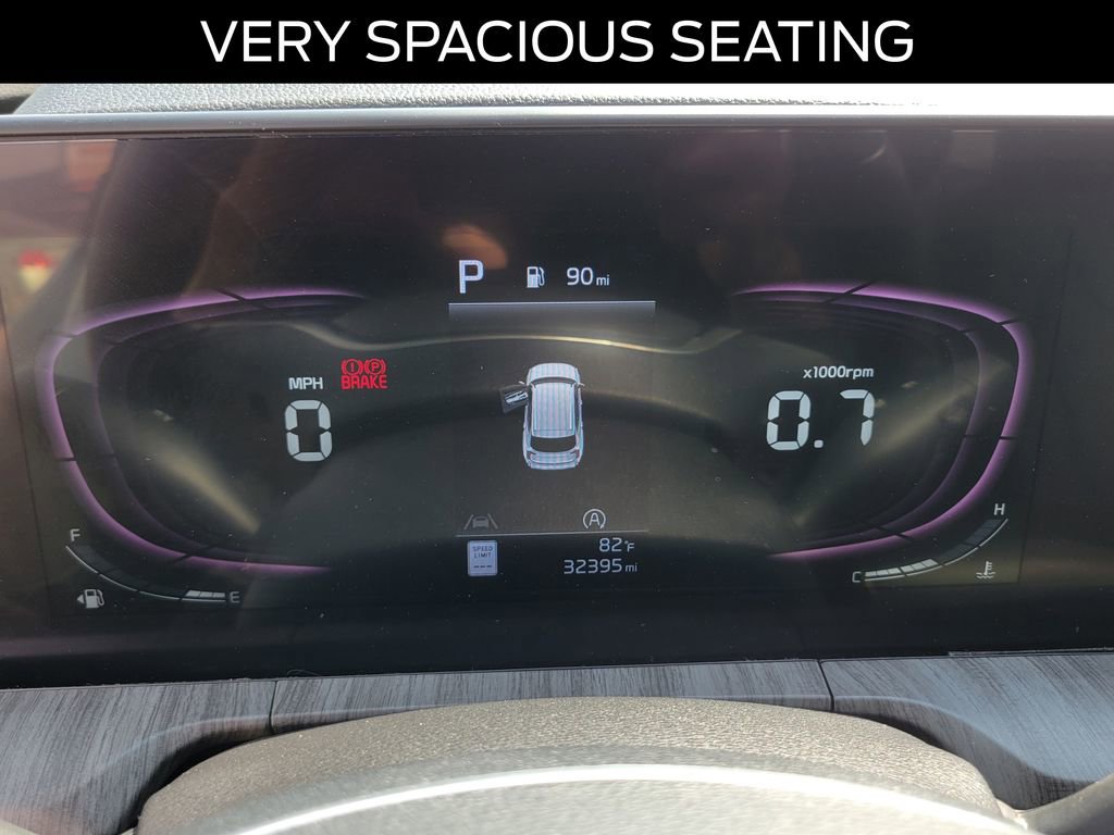 Used 2024 Kia Telluride EX w/ EX Captain's Chair Package image 25